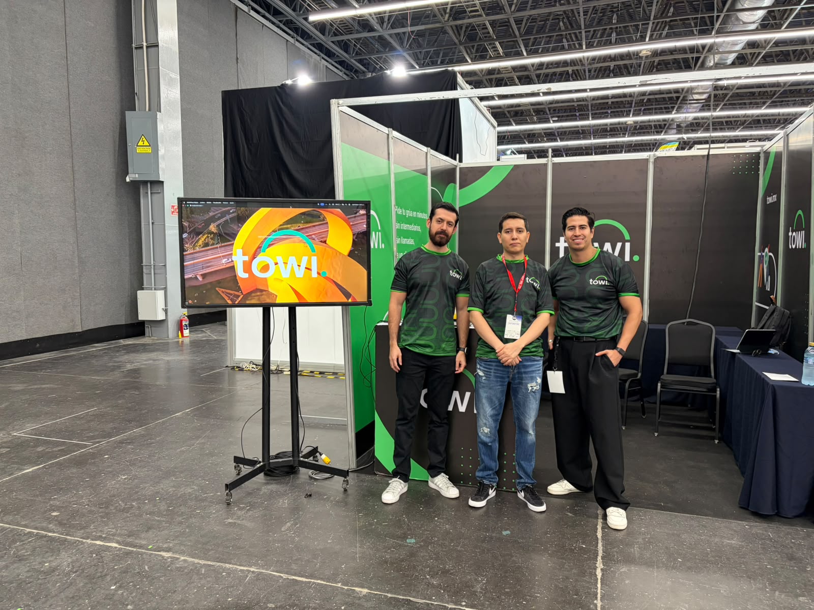 Equipo TOWI en Expo Grúas Guadalajara 2026