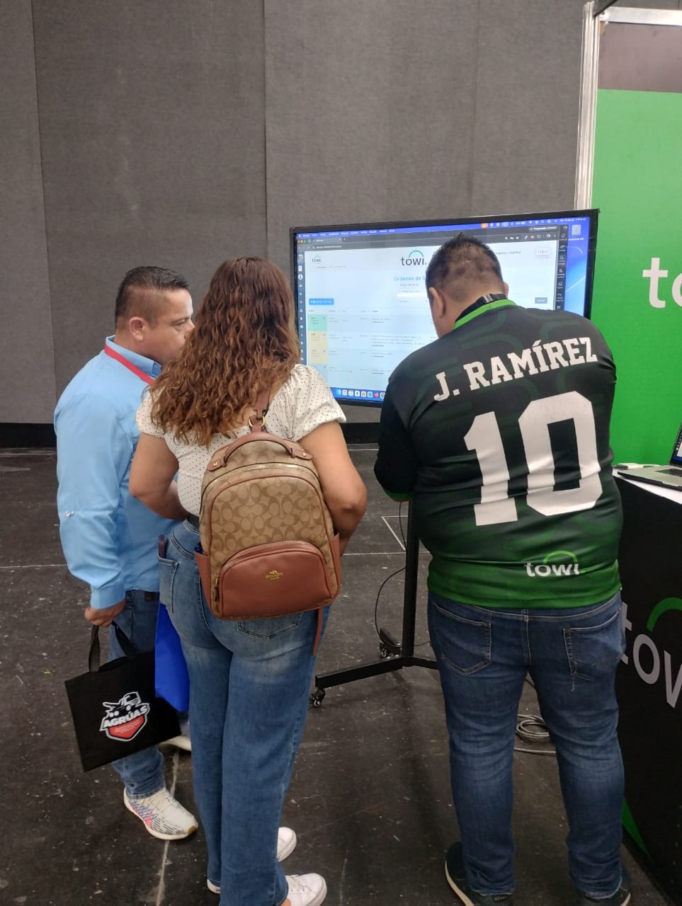 Demostración de TOWI durante Expo Grúas
